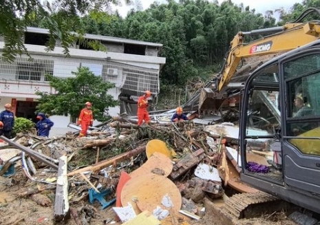 湖南衡阳南岳区突发山体滑坡已致15人遇难 现场救援结束